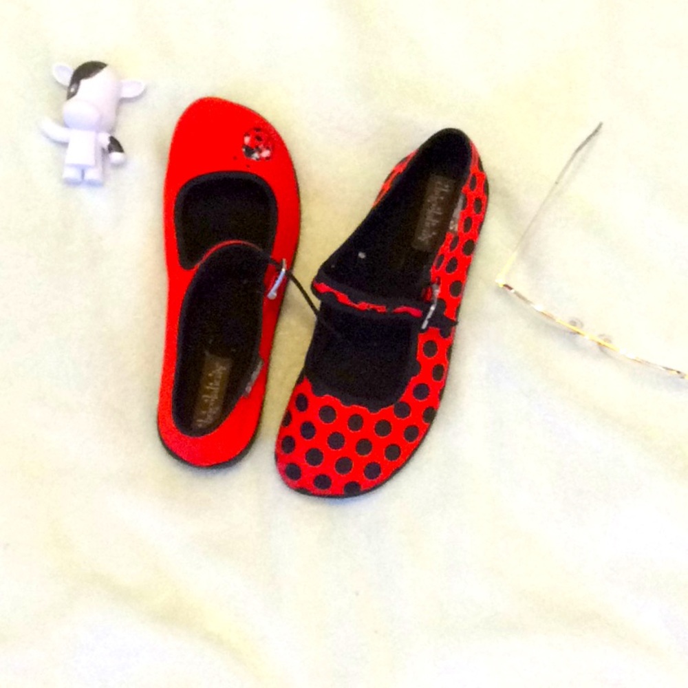 Women’s ladybug shoes 🐞❤️ *FREE SHIPPING*